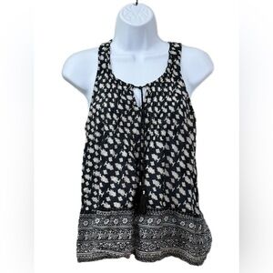 Black and White Patterned Women's Top